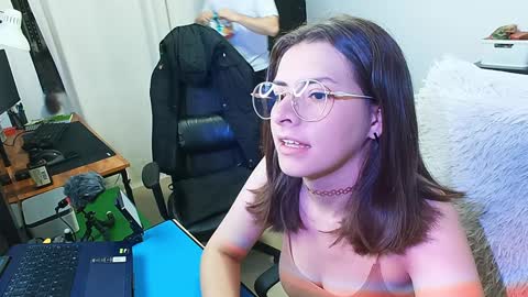Snapshot of holly_and_honey_69 chatting on December 2024 09:58:02 PM Holly and Honey online show from December 2024 09:58:02 PM