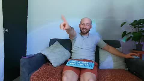 Holly and Honey online show from November 2025 09:58:01 PM