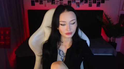 holly_berryy_ online show from September 2025 01:27:02 AM