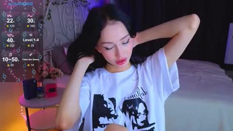 holly_berryy_ online show from September 2025 01:31:02 AM