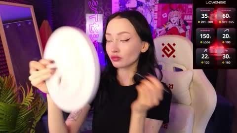holly_berryy_ online show from October 2025 01:33:02 AM