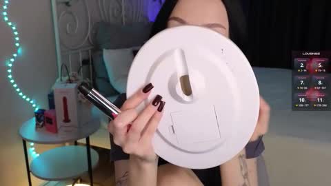 holly_berryy_ online show from October 2025 01:47:02 AM