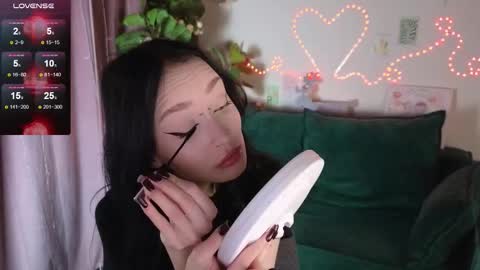 holly_berryy_ online show from October 2025 01:48:02 AM