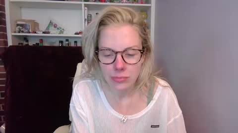 holly_bourbon online show from February 2026 07:47:02 PM