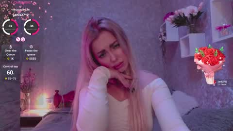 Snapshot of holly_molly8 chatting on September 2025 06:35:01 PM holly_molly8 online show from September 2025 06:35:01 PM