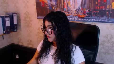 Snapshot of holly_watson_ chatting on July 2026 04:51:02 AM Holly Wastson online show from July 2026 04:51:02 AM