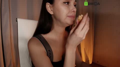 Snapshot of hollyextra chatting on March 2026 04:21:01 PM hollyextra online show from March 2026 04:21:01 PM