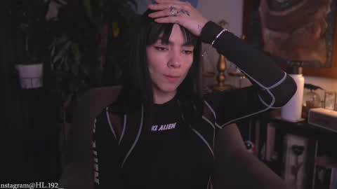 Holly Linder online show from February 2026 01:40:02 AM