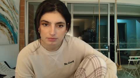 hollyshit_ online show from October 2025 01:28:01 AM