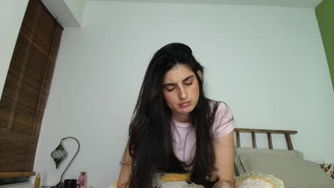 hollyshit_ online show from February 2026 12:14:02 AM