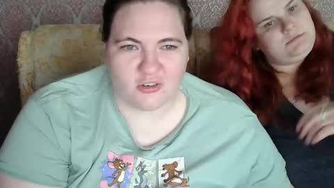 HollyXEva online show from May 2026 04:12:01 PM