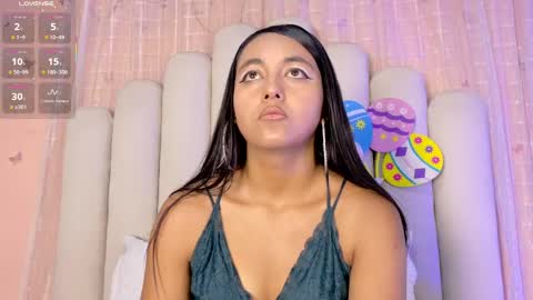 Snapshot of hollyyqueen_ chatting on May 2026 07:40:02 PM Hollyy online show from May 2026 07:40:02 PM