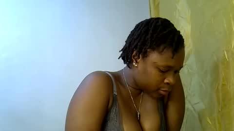 Snapshot of holy_ebony chatting on June 2026 11:43:02 PM holy_ebony online show from June 2026 11:43:02 PM