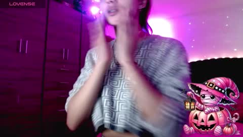 Juli online show from October 2025 02:37:02 AM