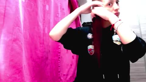 Juli online show from February 2026 02:29:02 AM