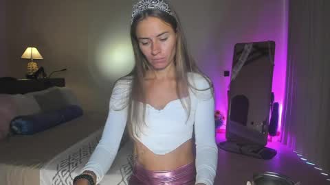 Snapshot of holy_khloe chatting on May 2026 02:16:01 AM Kira Purrr online show from May 2026 02:16:01 AM