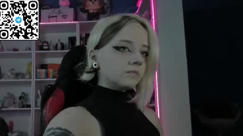 Snapshot of holy_mistresss chatting on May 2026 08:09:02 AM holy_mistresss online show from May 2026 08:09:02 AM