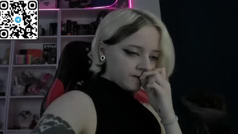 Snapshot of holy_mistresss chatting on May 2026 08:41:01 AM holy_mistresss online show from May 2026 08:41:01 AM