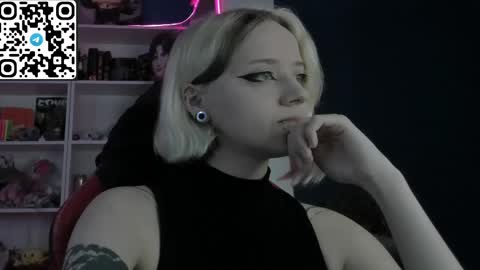 Snapshot of holy_mistresss chatting on May 2026 08:22:01 AM holy_mistresss online show from May 2026 08:22:01 AM