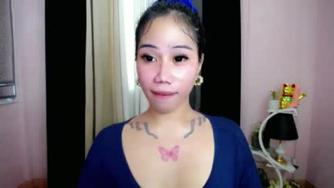 holy_samyx online show from November 2025 02:35:01 AM