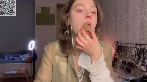 Snapshot of holydori chatting on February 2025 10:51:02 PM dori not holy get my tg channel with link from description under last photo online show from February 2025 10:51:02 PM