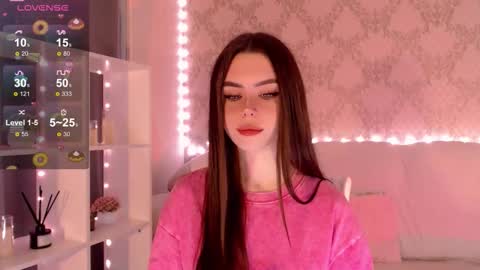 Mia online show from September 2025 03:08:01 AM