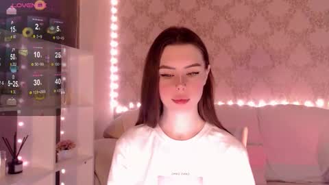 Mia online show from October 2025 03:51:02 AM