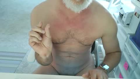 Snapshot of holymoses8 chatting on April 2026 04:09:01 PM holymoses8 online show from April 2026 04:09:01 PM