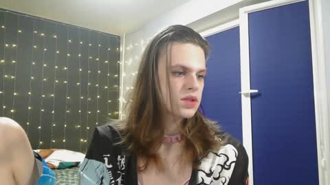 Honelints boyblonde hair AsterMIntfemboybrown hair online show from January 2025 05:13:02 PM