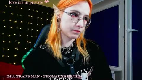 Honelints boyblonde hair AsterMIntfemboybrown hair online show from February 2025 07:27:02 PM