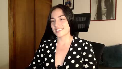 Snapshot of honey_aynur chatting on April 2026 08:23:01 PM Honey Aynu online show from April 2026 08:23:01 PM