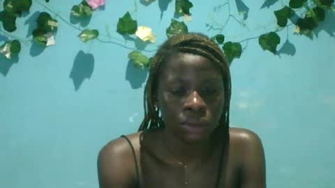 Snapshot of honey_bug2 chatting on September 2025 05:36:01 PM Queen online show from September 2025 05:36:01 PM