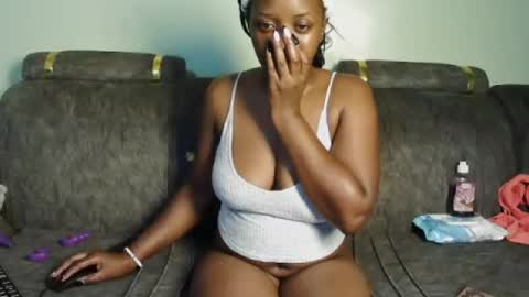 Snapshot of honey_caddy chatting on July 2026 03:53:02 PM honey_caddy online show from July 2026 03:53:02 PM