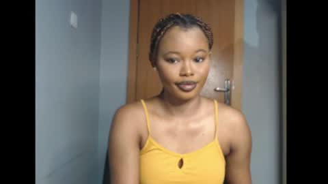Snapshot of honey_juicydoll chatting on May 2026 07:59:02 AM Sonia online show from May 2026 07:59:02 AM