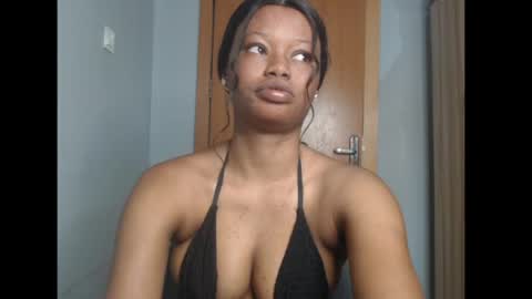 Snapshot of honey_juicydoll chatting on May 2026 06:41:02 AM Sonia online show from May 2026 06:41:02 AM