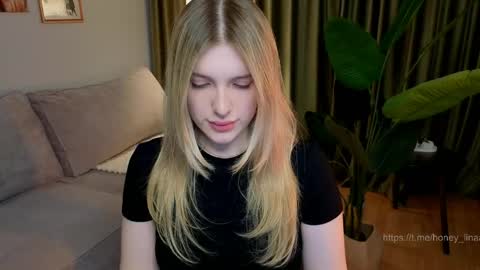 Snapshot of honey_kors chatting on April 2026 03:48:02 PM Lina online show from April 2026 03:48:02 PM