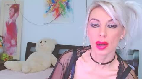 honey_lara online show from January 2026 11:43:01 PM