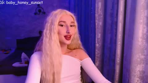 honey_sunset online show from February 2026 07:35:01 PM