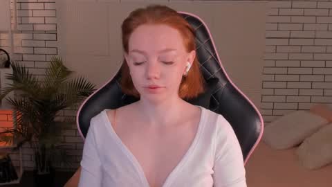 honeyautumn online show from December 2024 10:43:02 PM