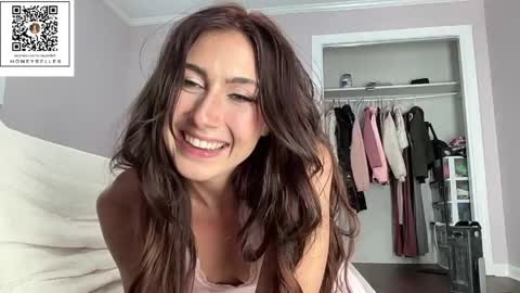 belle brunette online show from April 2026 07:42:01 PM