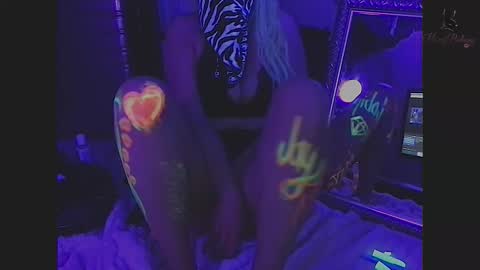 honeybuhnny online show from April 2026 09:20:01 PM