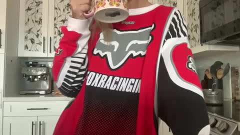 honeybun_z online show from October 2025 09:03:02 PM