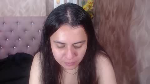 Snapshot of honeybuu_ chatting on April 2026 02:52:02 PM Emily online show from April 2026 02:52:02 PM