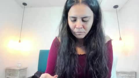 Snapshot of honeybuu_ chatting on May 2026 06:09:01 PM Emily online show from May 2026 06:09:01 PM