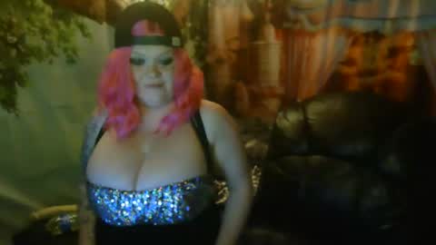 honeychambers online show from November 2025 12:10:01 AM