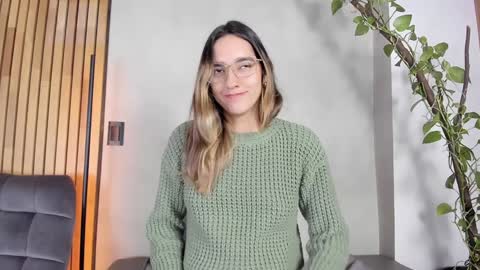 Sofia independent model online show from December 2024 11:32:02 AM