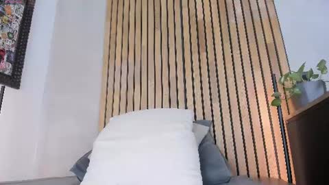 Sofia independent model online show from July 2026 10:43:02 AM