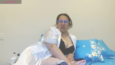 Snapshot of honeyhotpaty chatting on June 2026 04:00:01 AM sofia online show from June 2026 04:00:01 AM