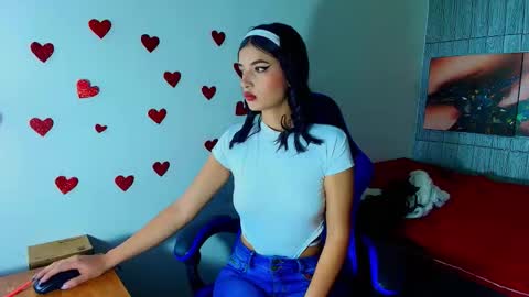 HONEY LUXE online show from February 2026 04:31:01 AM