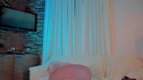 Snapshot of honeymoann chatting on June 2026 06:51:02 AM Alexia online show from June 2026 06:51:02 AM